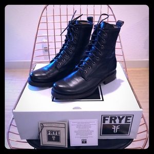 FRYE: VERONICA COMBAT BOOT